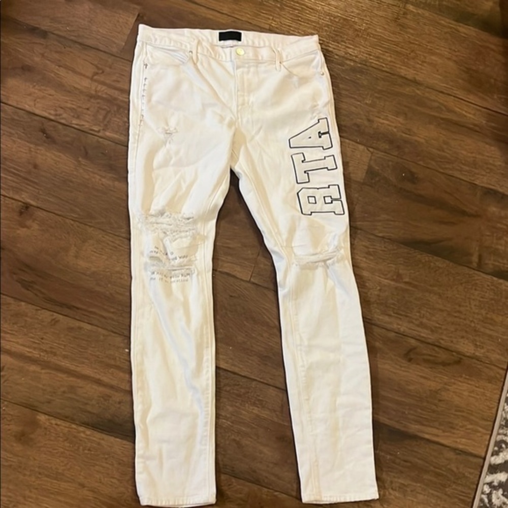 RTA White Distressed Jeans